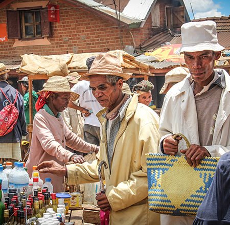 OUT2000 - Reserva Madagascar - Voluntariado internacional +18