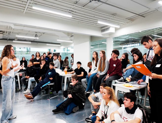 carrusel-Hackathon-Multiempresa-jovenes-4